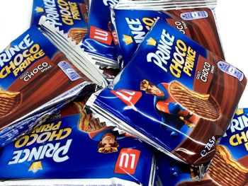 Delicious Lu Choco Prince Chocolate Sandwich Cookies Smooth Cream Filling Fresh Crispy Texture Wholesale - PLANETE COMMERCE - France