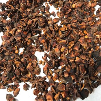 WHOLESALE Broken Star Anise Low Price Hot Style Packing Food Ingredients Vietnam Star Anise - EXPO COMMODITIES (VIET NAM) COMPANY LIMITED - Vietnam