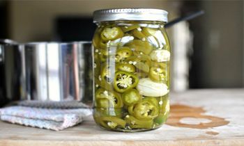 hot green pickled jalapeno slices in glass bottle 473ml - UNITY AGRO FOODS - India