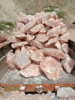 PINK ROCK SALT  Color Pink Shipping Terms Fob Purity 100% Natural Texture Free-flowing Product Type Rock Salt Particle Size 20-50 - bsms.pvt.ltd  - Pakistan