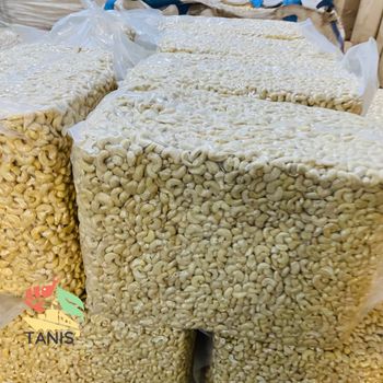 Best Price!! Raw Cashew Nuts w320 w240 with high quality / Dried Cashew kernels kaju HACCP, FSI Wholesale - TANIS IMPORT & EXPORT COMPANY LIMITED - Vietnam