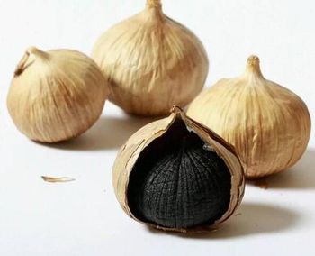 Vietnam Organic fermented whole bulb black garlic single clove/multi-clove healthy with high quality and competitive price - NGAN HOA PHAT TRADING SERVICE COMPANY LIMITED - Vietnam
