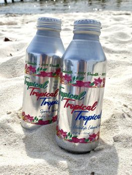 Tropical Bottled Water in sustainable and reusable aluminum cans - MSPFLA - United States