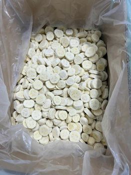 Frozen Banana Shape Slices, Puree Shelf Life 24 months Place of Origin - Dovi Food Co., Ltd - Vietnam
