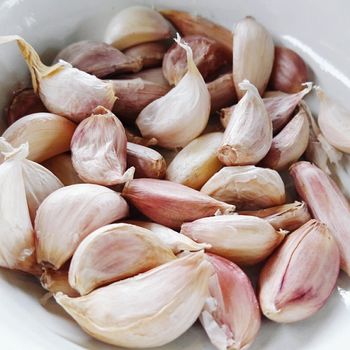 Fresh Garlic From Trusted Suppliers Fresh Garlic With Rich Aroma And Premium Quality For Bulk Buyers Worldwide from malter group Fresh Garlic From Trusted Suppliers Fresh Garlic With Rich Aroma And Premium Quality For Bulk Buyers Worldwide - malter group - Tanzania