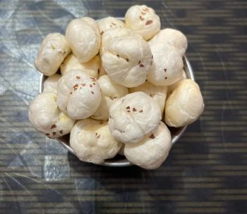 SnowLotus Fox Nuts (Perfect for 7 Sutra & 6 Sutra grades) Size 21 mm Purity High Color Clean, White Moisture Content Low - Siya Trading LLP - India