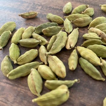 Organic Green Cardamom Pods Premium Cardamom For Bulk Trading With Superior Quality And High Customer Satisfaction from THE GREEN INTERNATIONAL LIMITED Organic Green Cardamom Pods Premium Cardamom For Bulk Trading With Superior Quality And High Customer Satisfaction - THE GREEN INTERNATIONAL LIMITED - Tanzania