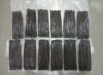 Vanilla Bean Grade A Packaging Vaccum Origin Indonesia Max. Moisture (%) 30% Moisture Content 25% – 30% Length 12 – 15 Cm, 17 – 20 Cm - GOLDEN NEO SPICES - Indonesia