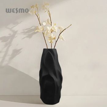 Black Matte Polyresin Vase Modern Small Table Vase Wholesaler Home Decor Item Nordic Resin Flower Vases - Wesmo Industries Limited - China