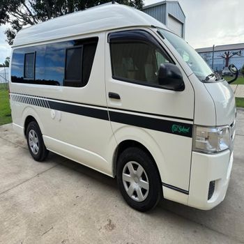 Durable 2022 Hiace Left Hand Drive Diesel Van Manual Transmission Euro 4 Emission Standard 11-20 Seats - Smart Agri GmbH - Germany