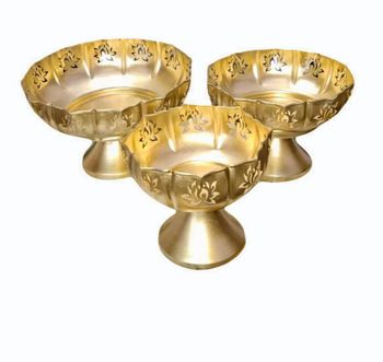 TIED RIBBONS Lotus Urli Brass Bowl Finish Matte Food Grade No With Stand Yes Material Metal Placement Floor Diameter 10 - Bala G Enterprises - India