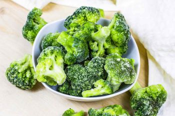 broccoli frozen Type frozen Packaging box Flavor Natural Texture Frozen Form Iqf Frozen Manufacturer Uzbekistan Color Red, Yellow, Black - Freeze Dried Fruit LTD - Uzbekistan