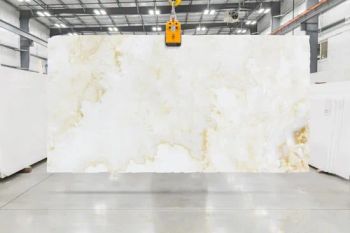 Flowing Veins in Hues of Gold, Amber, Beige, and Soft Grey, Vanilla Onyx for Feature Walls/Countertops/Light Fixtures and Lampshades - GIM STONE CO., LTD. - China