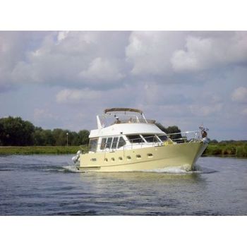White Petrol Passenger Boat Power 40 HP Color White Brand Uno Boat Speed 7 to 20 Knots Power Source Petrol Length 12 to 16 - Uno Tech Marine Engineering And Services Pvt. Ltd. - India