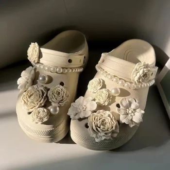 Bundle Set Flowers Shoe Charms Pearl Chain Clogs Decorations Material PP Style Flower Origin China Trademark Custom Model NO. - Quanzhou Gushi Technology Co., Ltd. - China