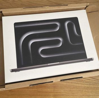 Apple MacBook Pro 2026 16-inch M5 MAX 64GB RAM 4TB SSD 40-core GPU. New, sealed. - Latests Gadgets E-Store - United States