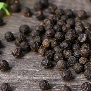 High-Quality Refined Black Pepper Wholesale Supply, Sourced from Premium Pepper Farms, Hygienically Processed to Ensure Rich Flavor, Strong Aroma, Natural Nutritional Value, and Long Shelf Life, Suitable for Food Manufacturing, Household Cooking, Spice Blends, Export Markets, and Private Label Packaging - agroturaspzoo - Poland