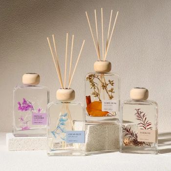 350ml Preserved Flower Botanical Reed Diffuser Sets Stick 6PCS Weight 850g Origin China Trademark OEM MOQ 2000PCS/Scent Suitable for - Suzhou Runfan Home Decoration Co., Ltd. - China