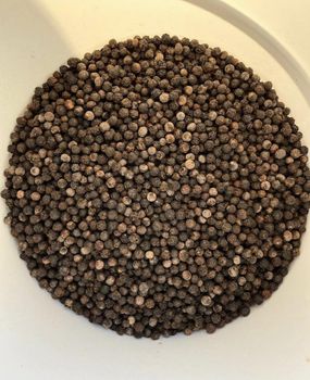 Black/white Pepper 550GI/ 500GI Black Pepper Grade - ETS TRANGUS ENTERPRISES - Cameroon