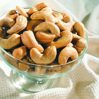 Wholesale Good Quality Importers Roasted Whole Cashew Nuts 1kg Quality Food Snacks - AGRONOVA - United States