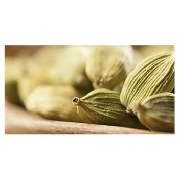Bulk green cardamom supply for wholesalers and food industries Handpicked green cardamom with uniform size and premium grading Green cardamom for herbal tea and natural flavoring Aromatic green cardamom for sweets confectionery and bakery use - SATTER FOOD AND BEVERAGE - Netherlands