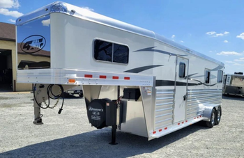 Two Horse Trailers / 2023 4 Star 2+1 gooseneck - senesie mfg llc - United States