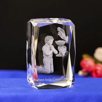 8cm 3.1inch K9 Crystal Crafts Communion Boy Creative Crystal Inside Sculpture Customized Religious Ornament - Xiamen Qlfamily Technology Co., Ltd. - China