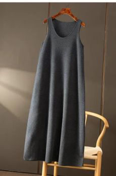 Women's Wool A-Line Sweater Vest Dress Size M Hip 124 Hem 158 Waist 96 Chest 80 Armhole 38 Style Loose Length Long Origin - Jiaxing Qijia Imp&Exp Co., Ltd - China