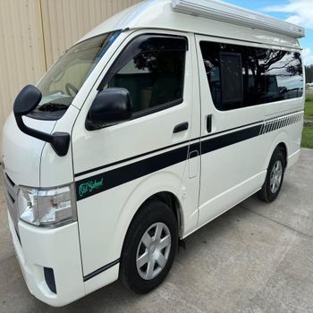 Modern 2022 Hiace Left Hand Drive Diesel Van Manual Transmission Euro 4 Emission Standard 11-20 Seats from Smart Agri GmbH Modern 2022 Hiace Left Hand Drive Diesel Van Manual Transmission Euro 4 Emission Standard 11-20 Seats - Smart Agri GmbH - Germany