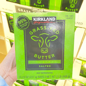 BEST KIRKLAND 95% GRASS-FED BUTTER 2LB SALTED BUTTER ON Color Rich Golden Color Total Pack Size 32oz (907g) Features 95% Grass Fed Butter - Sosa Merchant Solutions - Austria