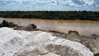 Silica sand 99.8% - PT NAVARA ENERGI NUSANTARA - Indonesia