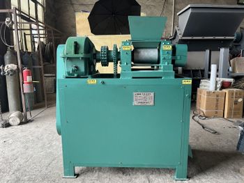 Organic Fertilizer Compound Fertilizer Granules Making Double Roller Granulator - Henan Shunzhi Machinery CO., LTD - China