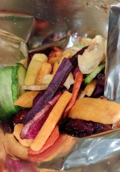 Dried fruit mix Features Vegan Origin Indonesia Product Type Fruits & Vegetables, Vegetarian & Vegan Products - Tanjung Buana - Indonesia