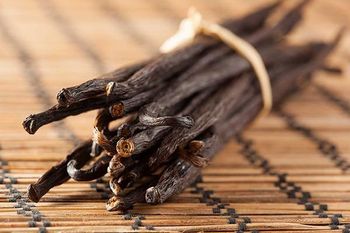 Natural Aromatic Vanilla Beans for Bakery Chains Beverage Producers and Industrial Ingredient Suppliers - CPW TRADE LTD - United Kingdom