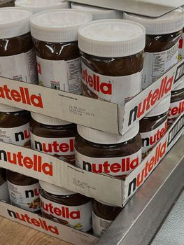 Premium Nutella Chocolate 350g 400g Nutella 600g 750g 800g / Nutella Chocolate For sale from PLANETE COMMERCE Premium Nutella Chocolate 350g 400g Nutella 600g 750g 800g / Nutella Chocolate For sale - PLANETE COMMERCE - France