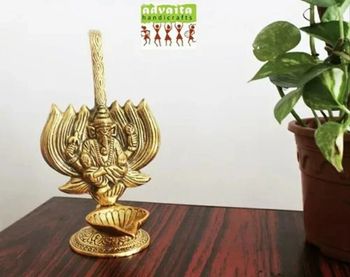 Golden Polished Brass Handicrafts, For Interior Decor Color Golden Brand Advaita Material Brass Finish Polished Texture - Advaita Heirloom & Native Crafts LLP - India