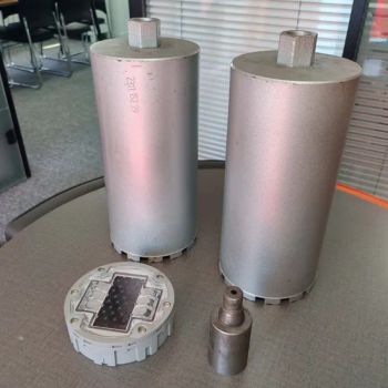 Il300 6 Screws Solar Light Underground Cat Eye Aluminum Road Stud - Beijing Roadsafe Technology Co., Ltd. - China