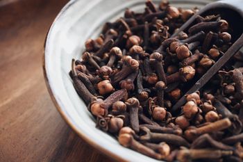 Whole Raw Headless Cloves Pure Aromatic Seasoning Spice USA Origin Household & Commercial from AGRONOVA Whole Raw Headless Cloves Pure Aromatic Seasoning Spice USA Origin Household & Commercial - AGRONOVA - United States