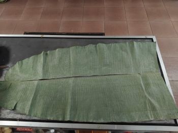 Banana Leaves Color Deep Green Aroma Natural Aroma Texture Glossy, Flexible Packaging Food-grade Packaging Water Resistance - Banara Export - Indonesia