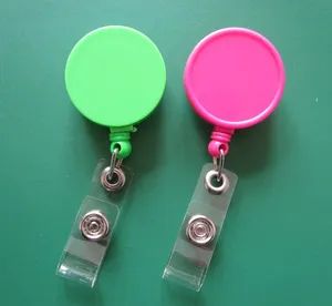 Retractable Plastic Badge Reel with Swivel Alligator Clip Origin China MOQ 1000 PCS Plating Silver Material Plastic Technics - MEI SHUO OFFICE CO., LTD. - China