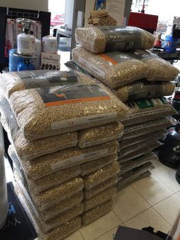Wood Pellets With High Heat Output For Heating Applications Wholesale Wood Pellets For Efficient Burning Performance