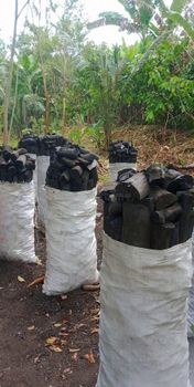 Hardwood charcoal from Michael's charcoal Logistics Hardwood charcoal - Michael's charcoal Logistics - Nigeria