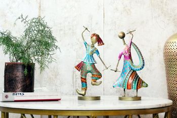 Golden Metal Table Decor Garba Couple S/2 Multicolor By The SK Creative Arts, For Decoration, Size/Dimension: 8x3x14 - The SK Creative Arts - India