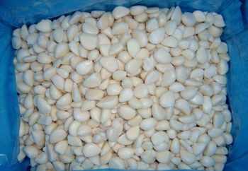 Frozen Peeled Garlic Grade A Shelf Life 2YEARS Packaging Negotiable Weight (kg) 10kg/ctns Place of Origin Shangdong,China - Shandong guohai Imports and exports Co., ltd - China