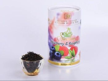BLUEBERRY AND RASPBERRY TEA COMPOSITE CAN 100g Weight (kg) 100g Brand Name Sinolan Flavor BLUEBERRY AND RASPBERRY - Rejee Collection  - Sri Lanka