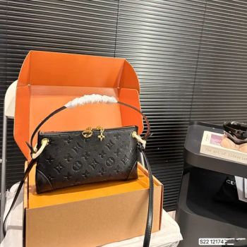 Daily Use High Quality Handbag Luxury Designer Replica Handbag Famous Brand Leather Crossbody Messenger Bags for Women - Hebei Blue Whale Import and Export Trading Co., Ltd. - China