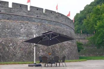 LED Large Parasol Outdoor Offset Umbrellas Outdoor Patio Cantilever Umbrella with Light - Guangzhou Shunyi Outdoor Products Co.,Ltd - China