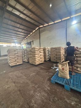 Natural and Alkalized Cocoa Powder (Brown colour) from Hando Global Natural and Alkalized Cocoa Powder (Brown colour) - Hando Global - Indonesia