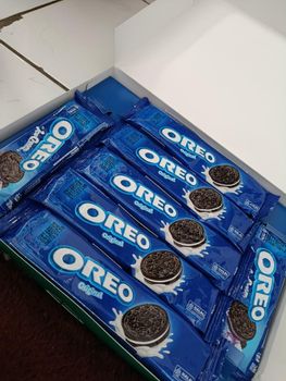 Fresh Oreo Biscuits and Cookies Sweet Crispy Glucose Crackers with Cream and Chocolate Flavors for Snack Shops - PLANETE COMMERCE - France
