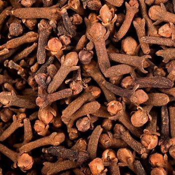 Ceylon Whole Cloves – Hand-Picked, Sun-Dried (Sri Lanka Origin) - Kumarage Holdings (Pvt) Ltd - Sri Lanka